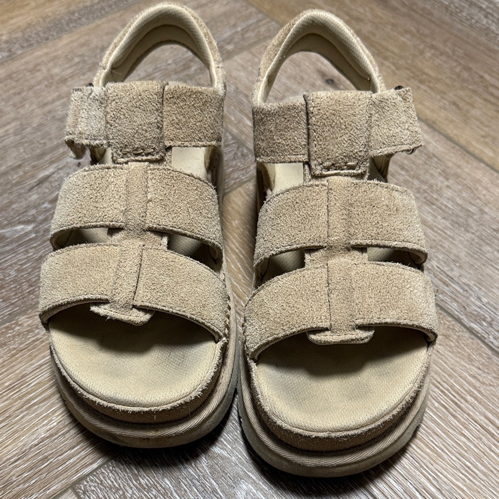 UGG Women’s Fusherman Sandal